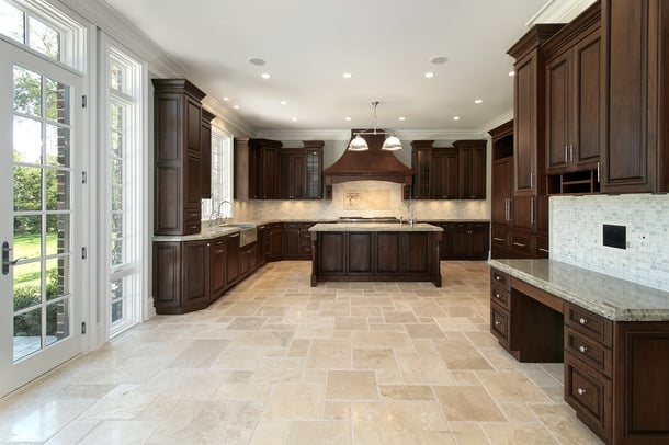 empty-traditional-style-kitchen